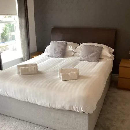 Апартаменты Holgate Premier